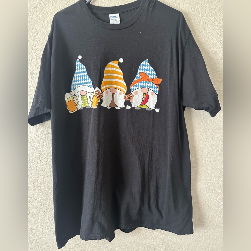 PORT & COMPANY OKTOBERFEST Black Gnome Graphic T-Shirt SIZE 2X Womens